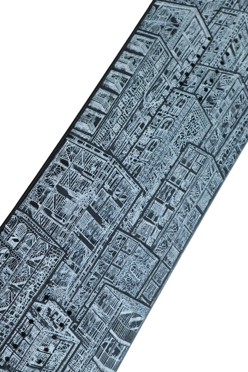 The Snowboard City de Qwenttyart, autre vue de la planche peinte